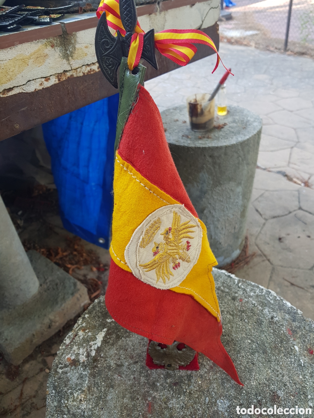 Antig&uuml;edades: ANTIGUO ESTANDARTE DE LA LEGI&Oacute;N ESPA&Ntilde;OLA PRIMERA EPOCA AGUILA BICEFALA BORDADO