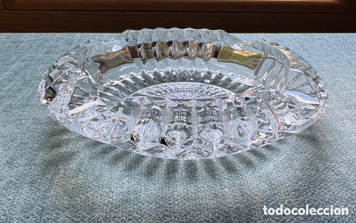 Antig&uuml;edades: (L944) Cenicero cristal prensado - tallado estrella diamante - vintage