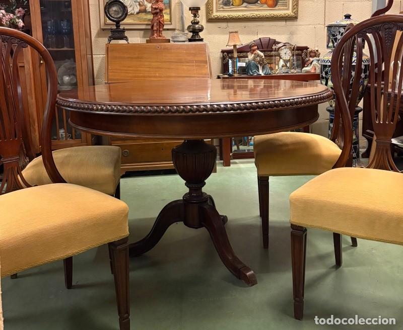 Antig&uuml;edades: Mesa Redonda Con Cuatro Sillas - Foto 11
