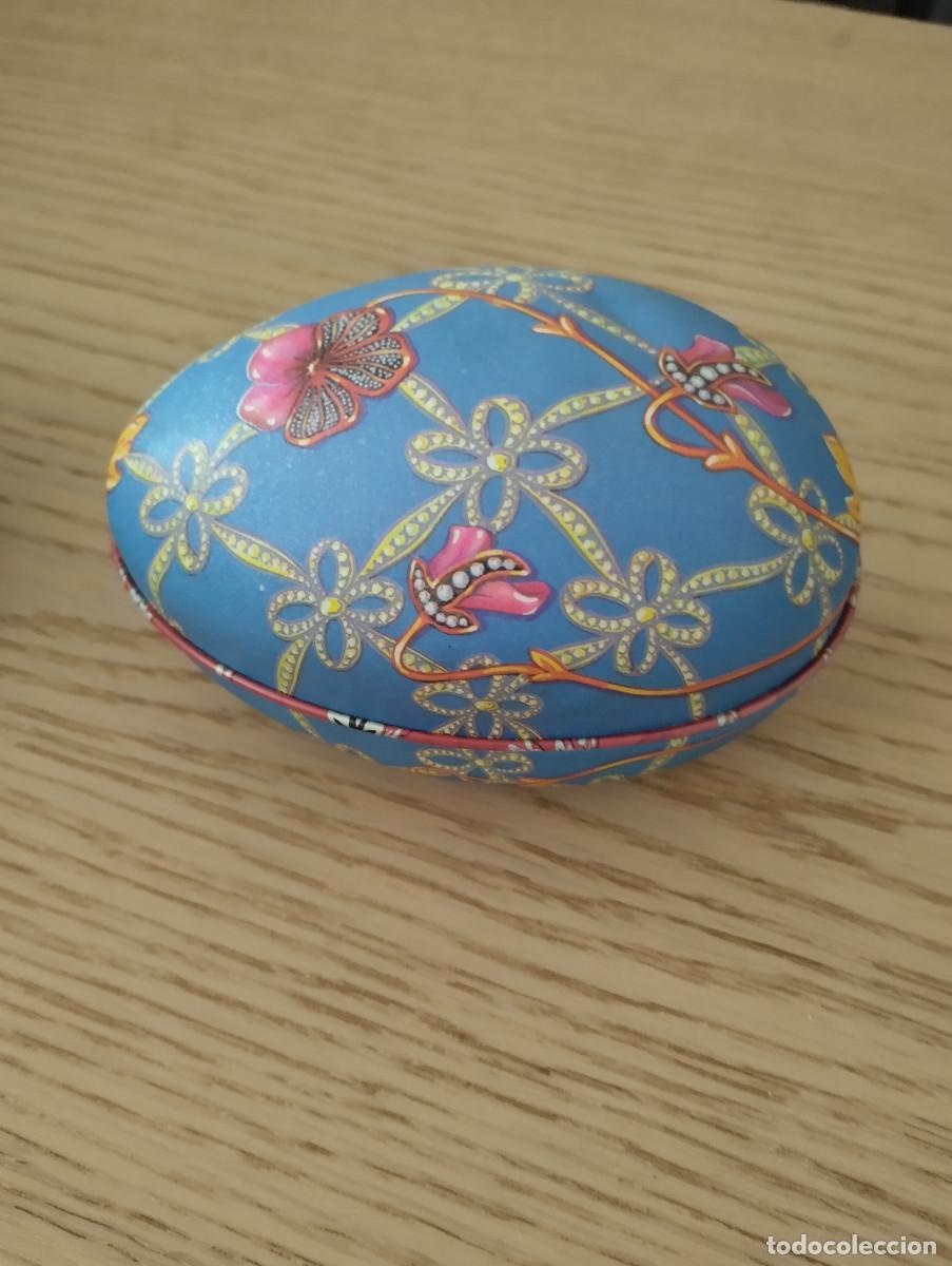 Antig&uuml;edades: huevo metalico azul estilo faberge para meter cositas
