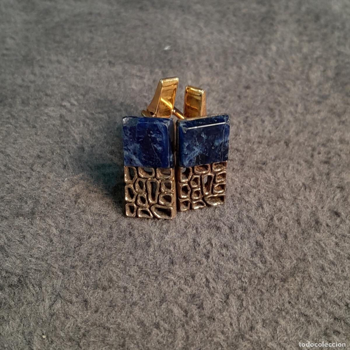 Antig&uuml;edades: J-4527.PAREJA DE GEMELOS EN METAL DORADO Y PIEDRA LAPISL&Aacute;ZULI. MEDIADOS DEL S.XX