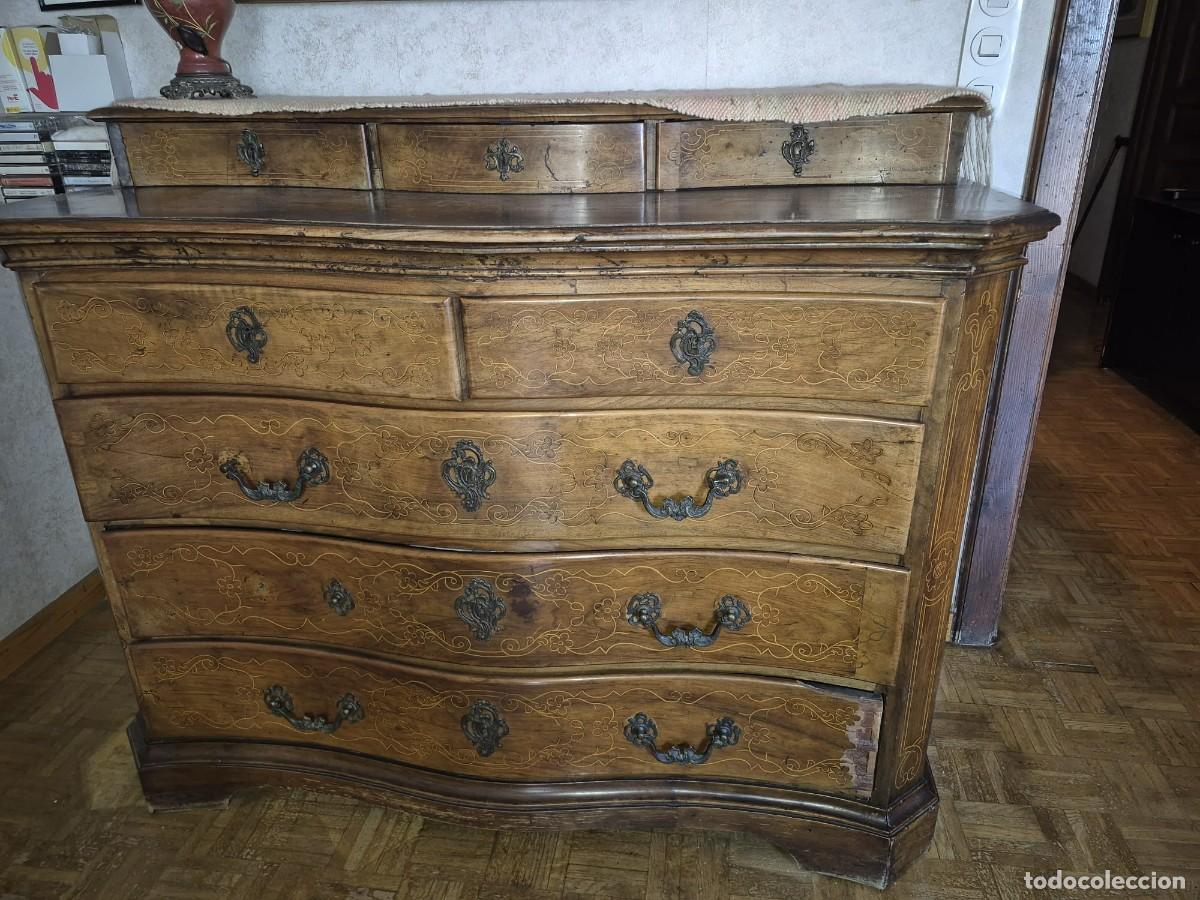 Antig&uuml;edades: C&oacute;moda catalana S. XVIII nogal
