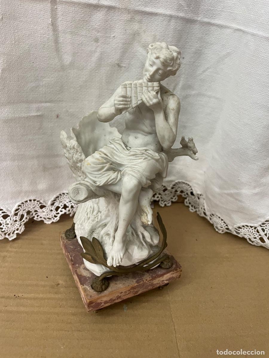 Antig&uuml;edades: ANTIGUA FIGURA , PERSONAJE O FAUNO TOCANDO LA FLAUTA DE CA&Ntilde;AS DE BISCUIT , BRONCE, Y MARMOL - FIGURA