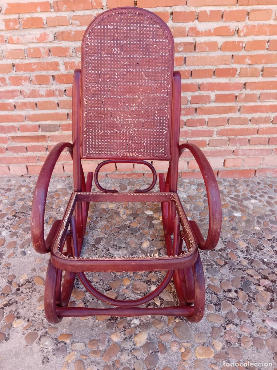 Antig&uuml;edades: Mecedora estilo Tonet siglo XX