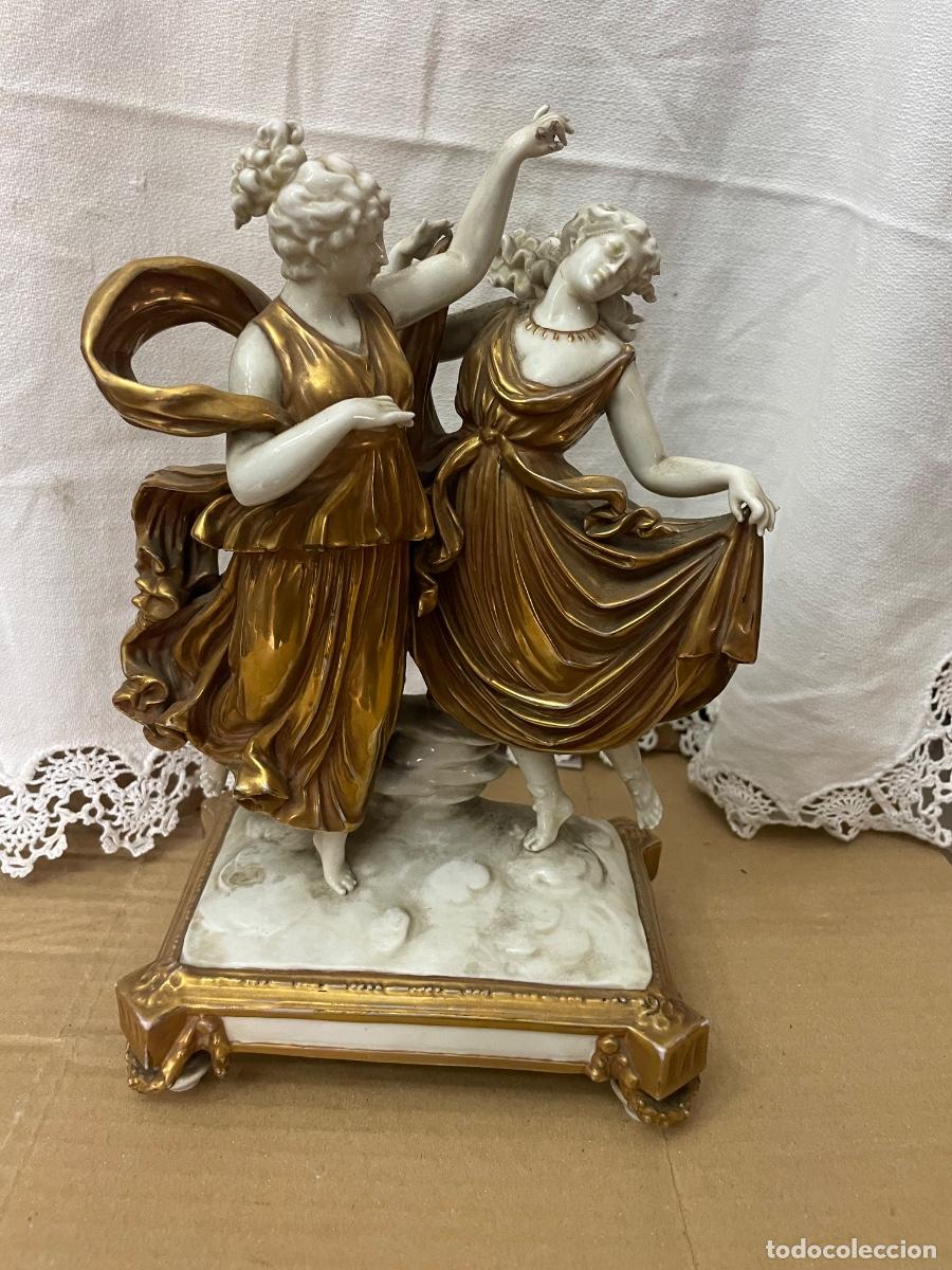 Antig&uuml;edades: ANTIGUA FIGURA DE PORCELANA DE CAPODIMONTI ORIGINAL S. XIX NO REPRODUCCI&Oacute;N - DOS DAMAS DANZADO