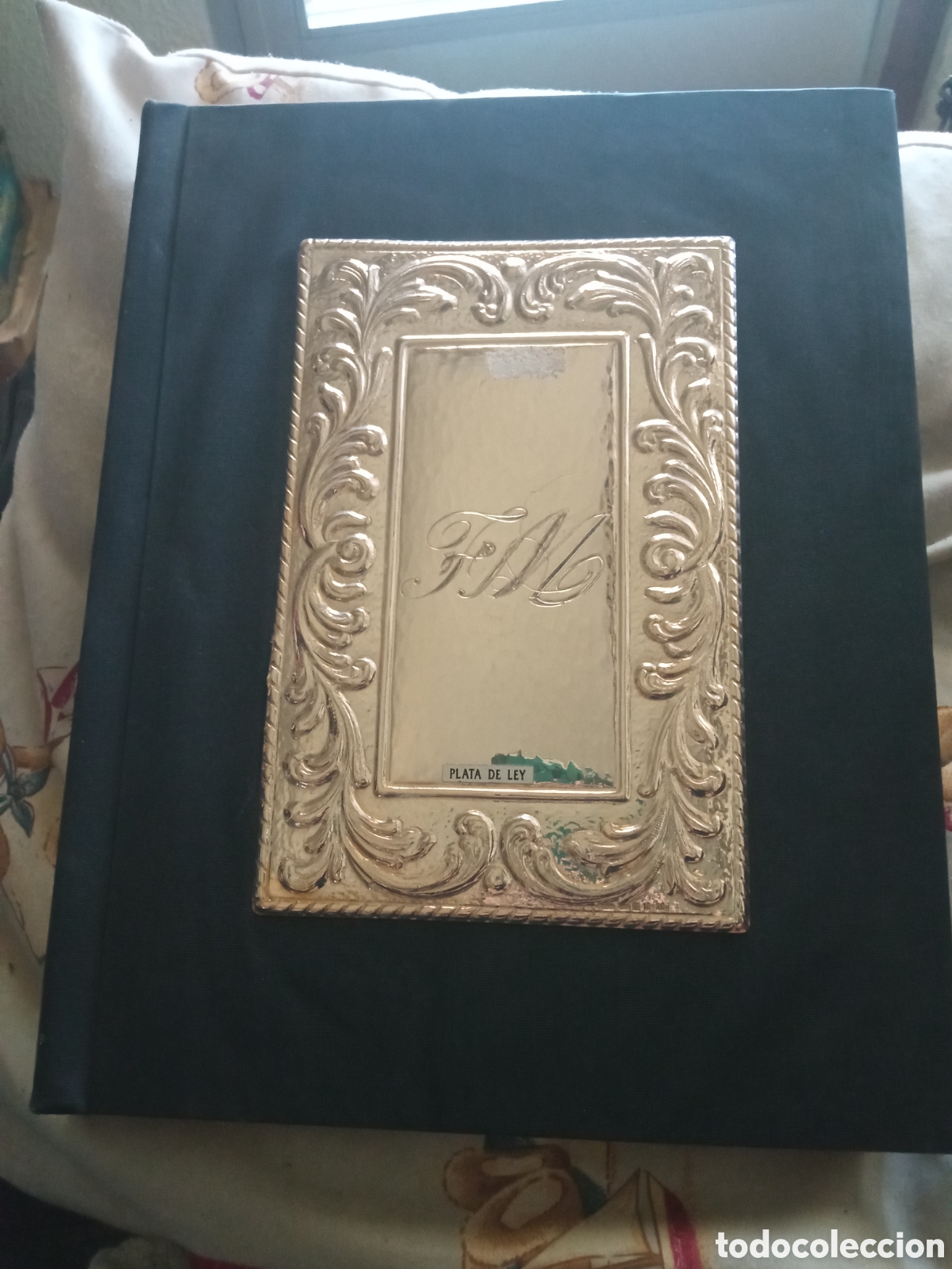 Antig&uuml;edades: &Aacute;lbum de fotos con portada de plata de ley, mide 30,5x24cm tiene 50 hojas