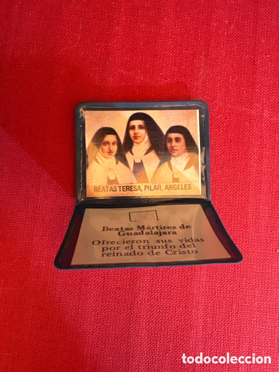 Antig&uuml;edades: Cartera con reliquia Beatas M&aacute;rtires de Guadalajara ( Teresa , Pilar y &Aacute;ngeles)