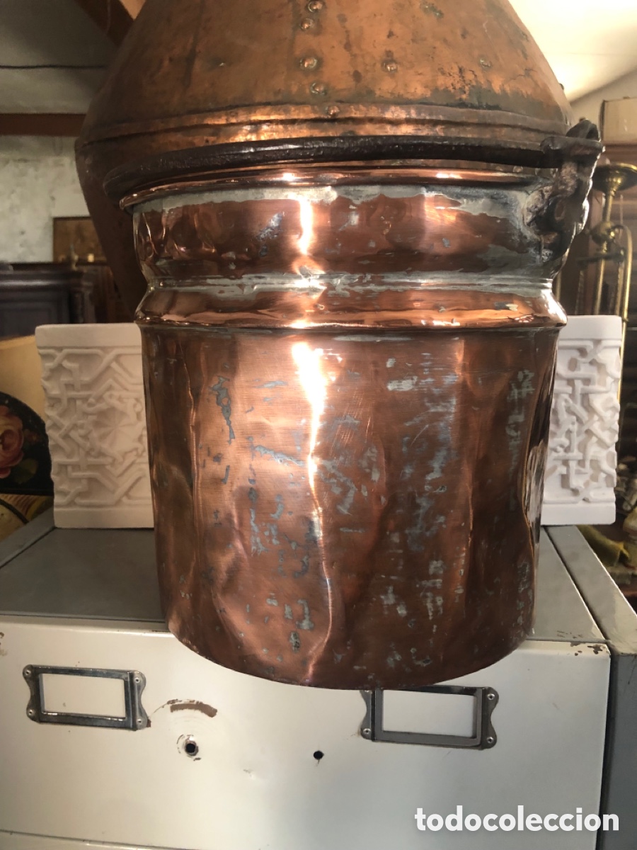 Antig&uuml;edades: caldero de cobre SXIX, asa de hierro forjado