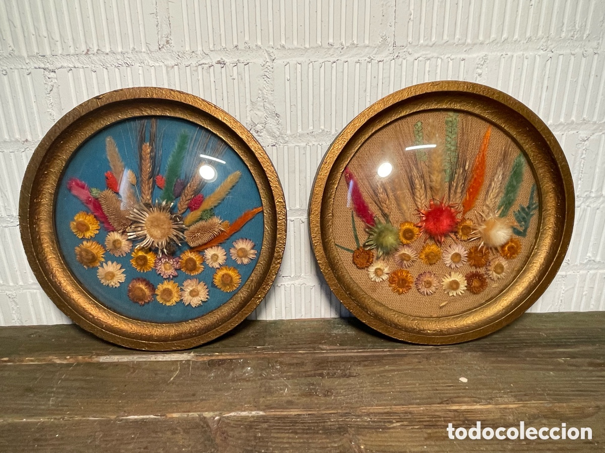 Antig&uuml;edades: PAREJA CUADROS ANTIGUOS DE FLORES SECAS. MARCO DORADO