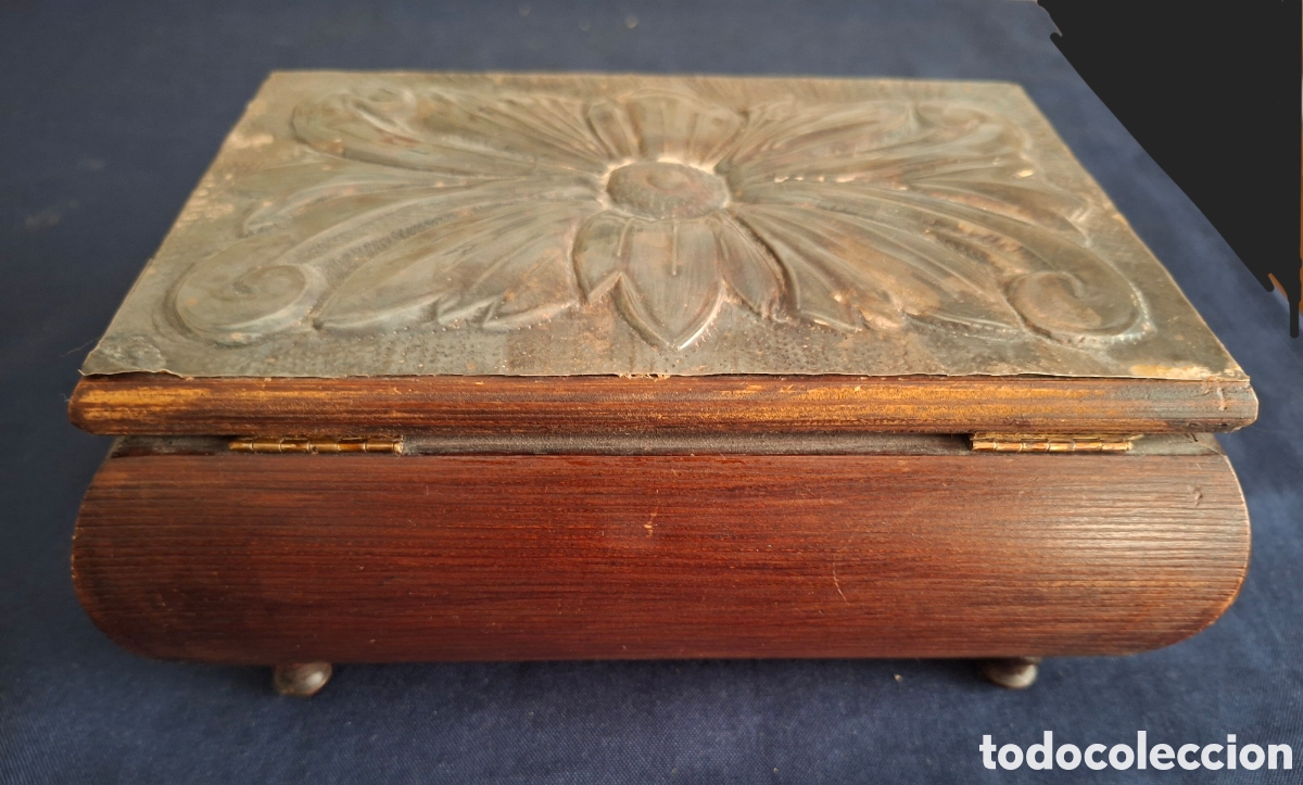 Antig&uuml;edades: Caja decorativa metal y madera - Foto 4