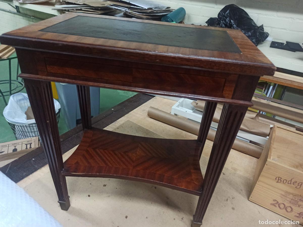 Antig&uuml;edades: Mesa de apoyo de 46 cm de larga