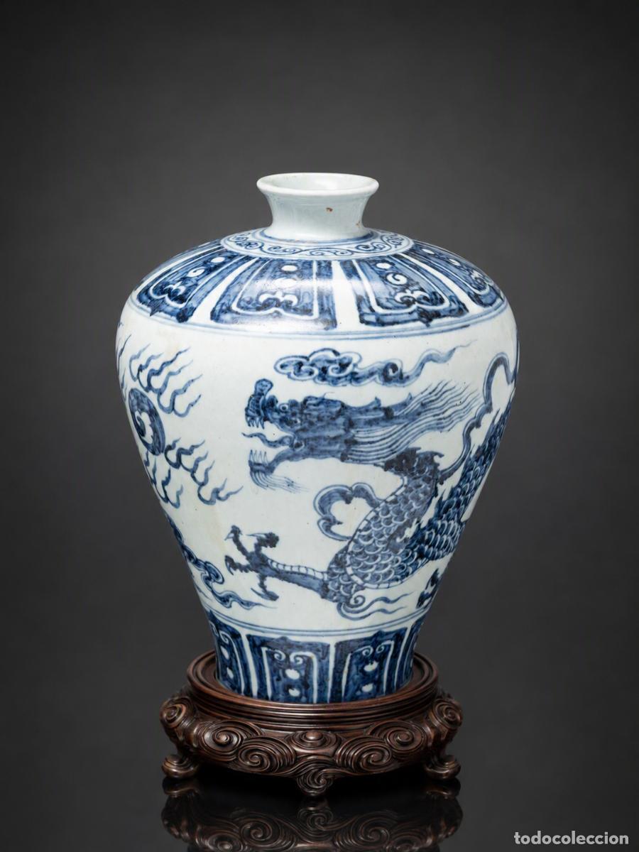 Antiques: Un jarr&oacute;n Meiping chino de porcelana azul y blanca, dinast&iacute;a Qing, Finales Siglo XIX.