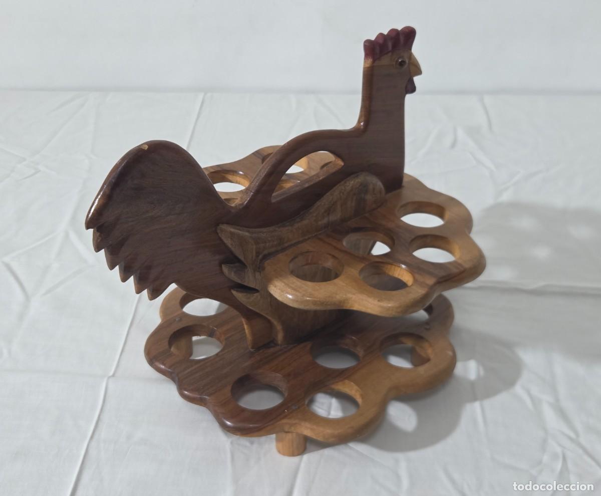 Antig&uuml;edades: Huevera fabricada en madera forma de gallina - Foto 3