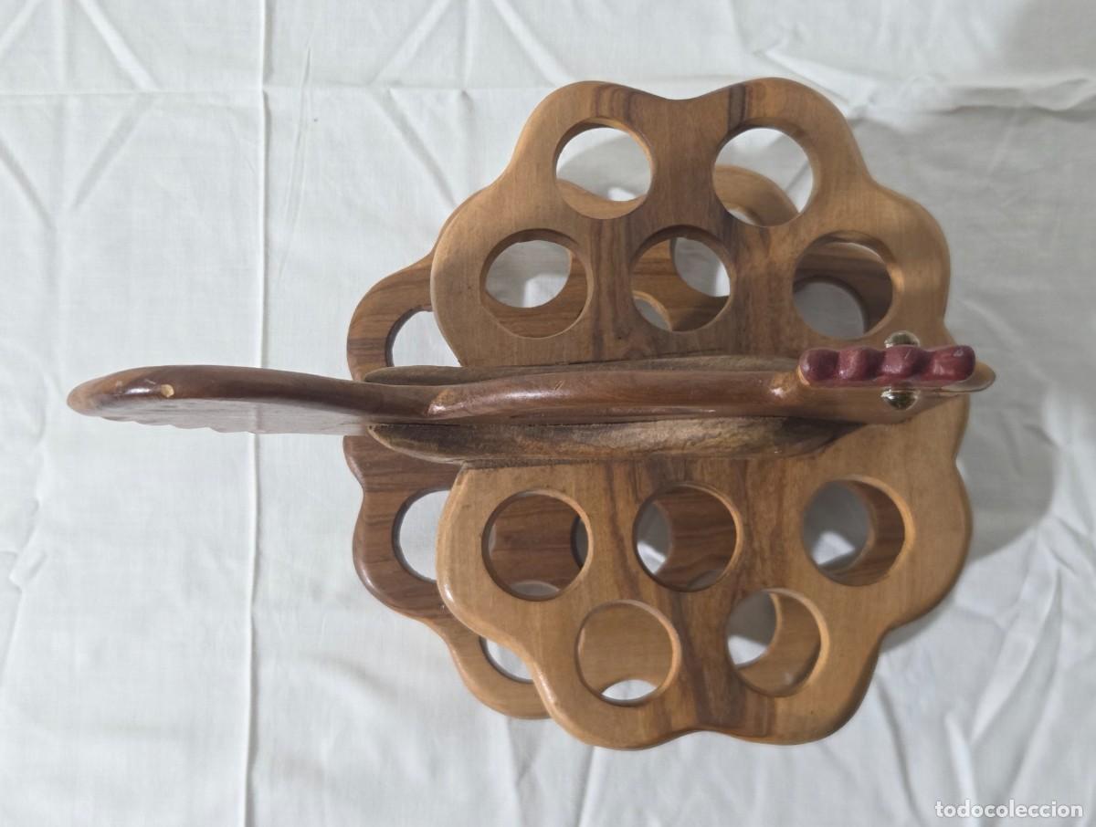 Antig&uuml;edades: Huevera fabricada en madera forma de gallina - Foto 11