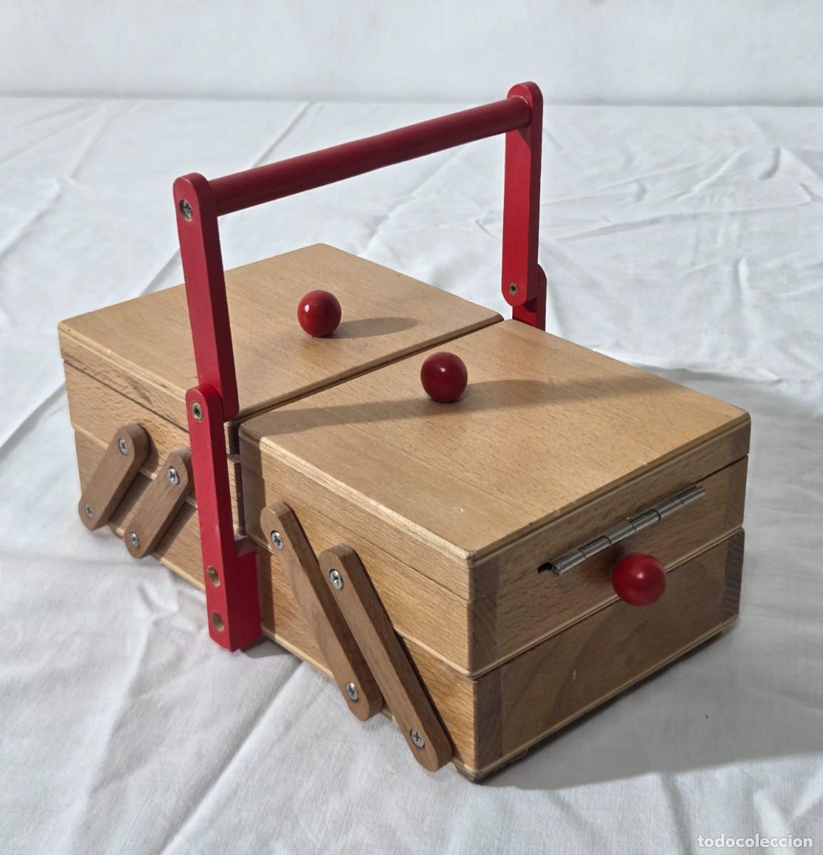 Antig&uuml;edades: Peque&ntilde;o costurero de madera - Foto 3