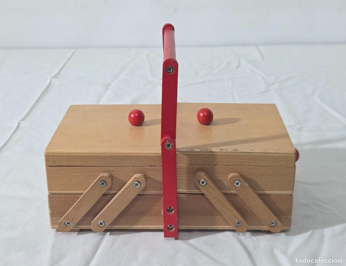 Antig&uuml;edades: Peque&ntilde;o costurero de madera - Foto 6