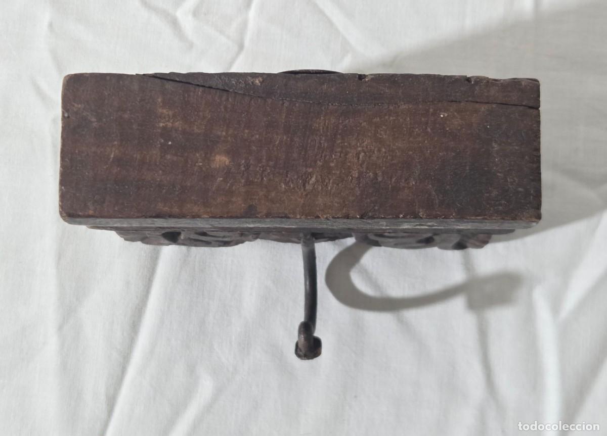 Antig&uuml;edades: Percha en pieza antigua de madera - Foto 10