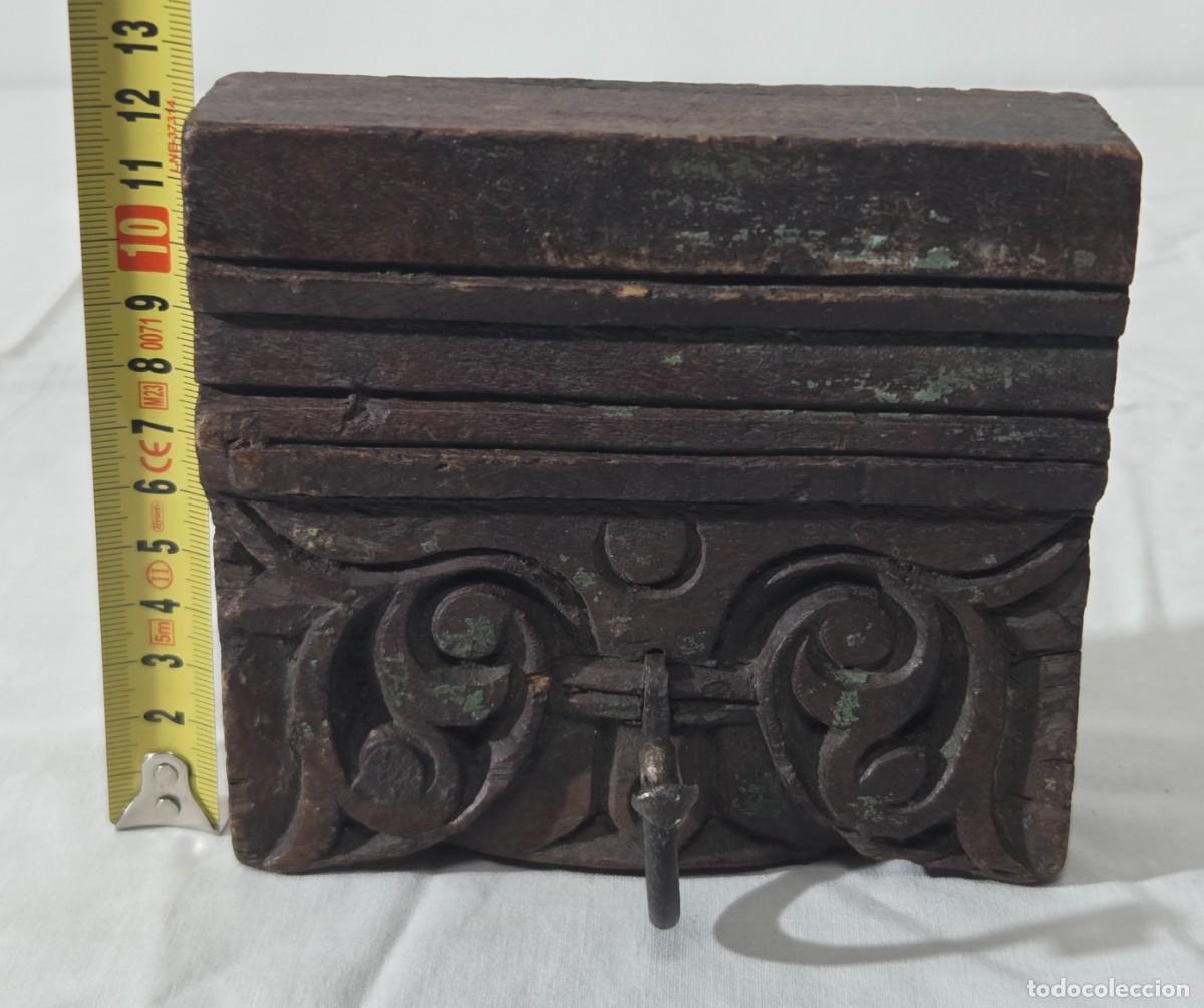 Antig&uuml;edades: Percha en pieza antigua de madera - Foto 12
