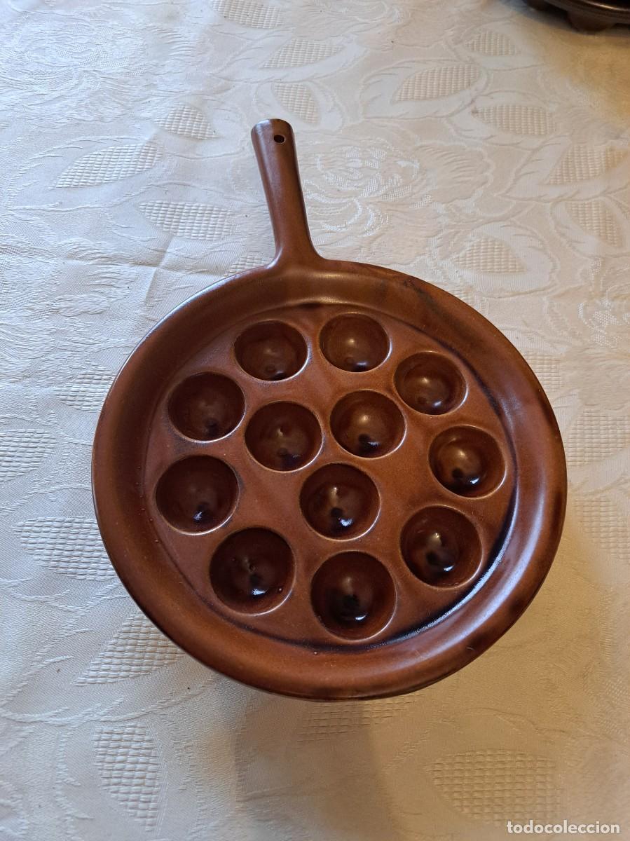 Antig&uuml;edades: Plato o sart&eacute;n para escargot (caracoles a la francesa), de cer&aacute;mica 12 huecos.