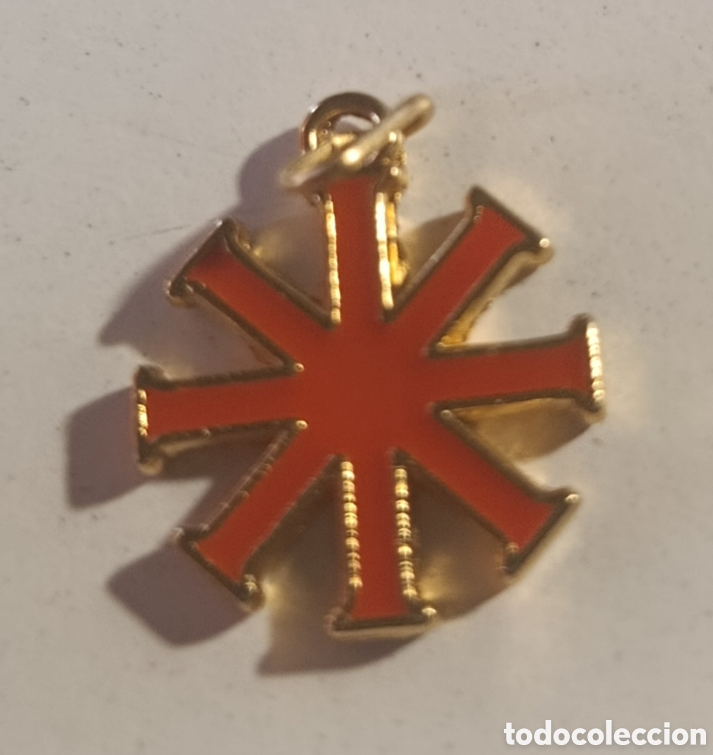 Antig&uuml;edades: Cruz bautismal medalla
