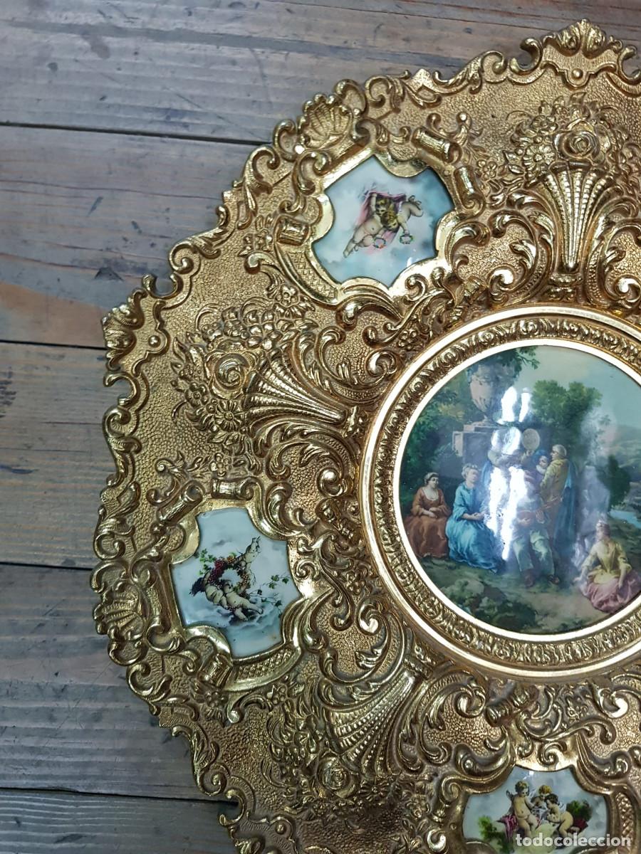 Antig&uuml;edades: ANTIGUO PLATO DE BRONCE CON IMAGENES - Foto 2