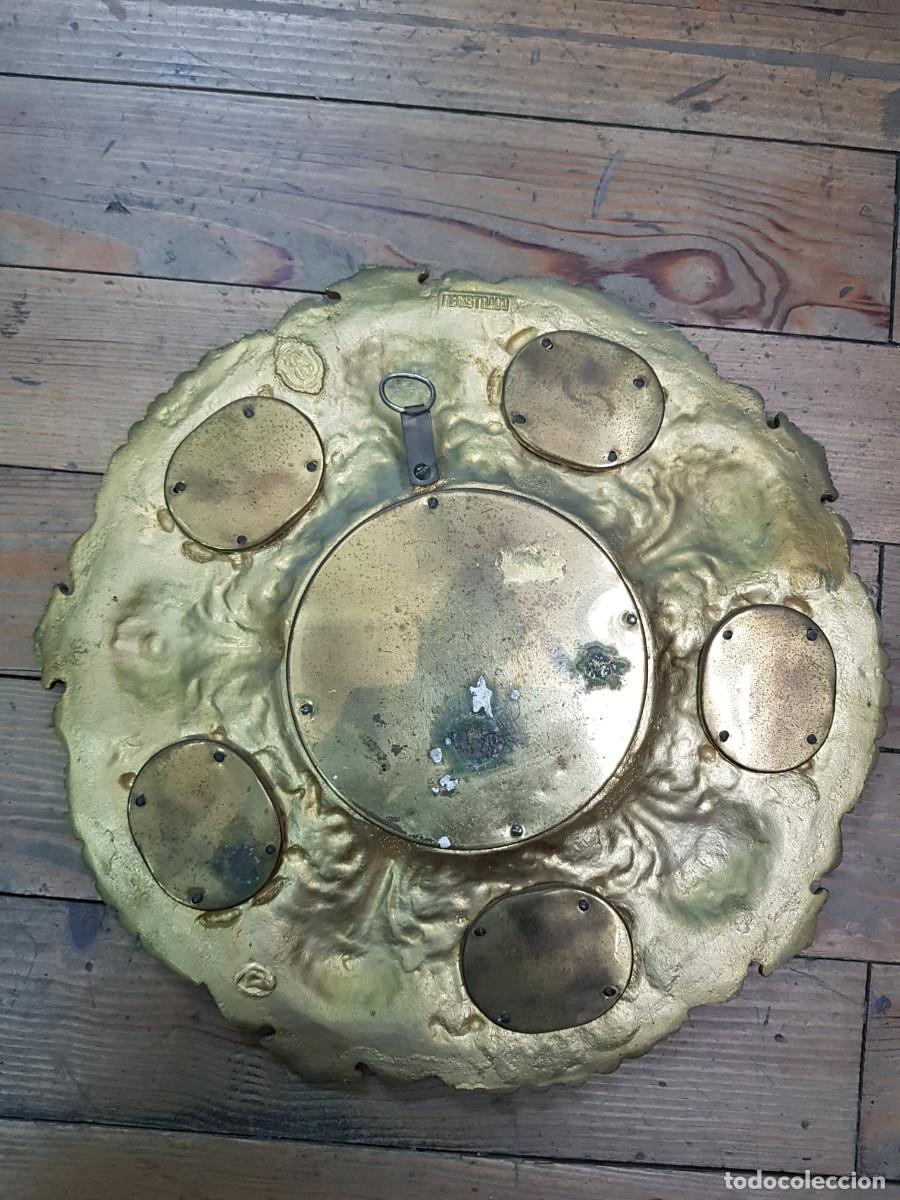 Antig&uuml;edades: ANTIGUO PLATO DE BRONCE CON IMAGENES - Foto 4