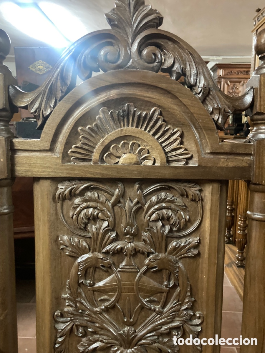 Antig&uuml;edades: Mesa nogal con 2 sillas talladas - Foto 10