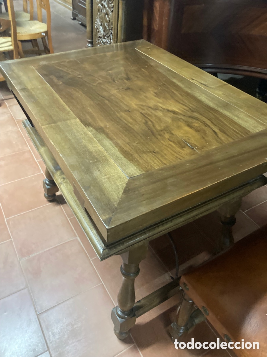 Antig&uuml;edades: Mesa nogal con 2 sillas talladas - Foto 11