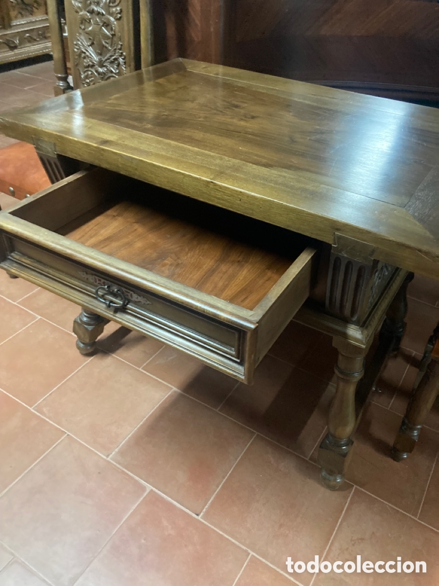 Antig&uuml;edades: Mesa nogal con 2 sillas talladas - Foto 12