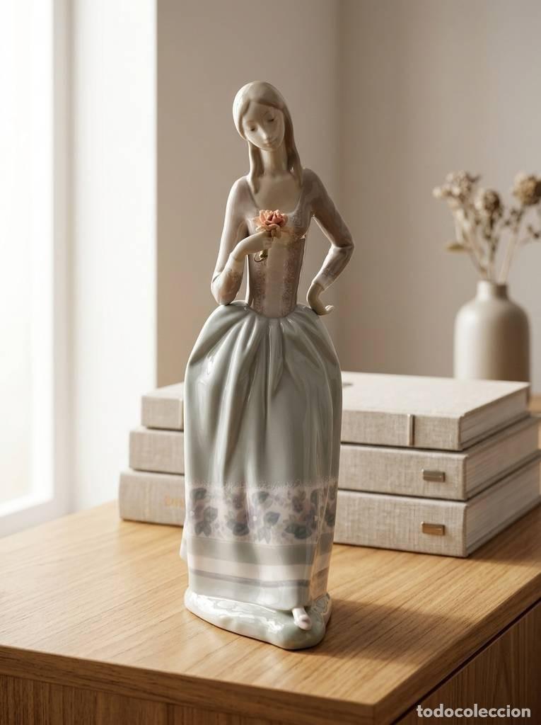 Antig&uuml;edades: FIGURA DE PORCELANA LLADR&Oacute;