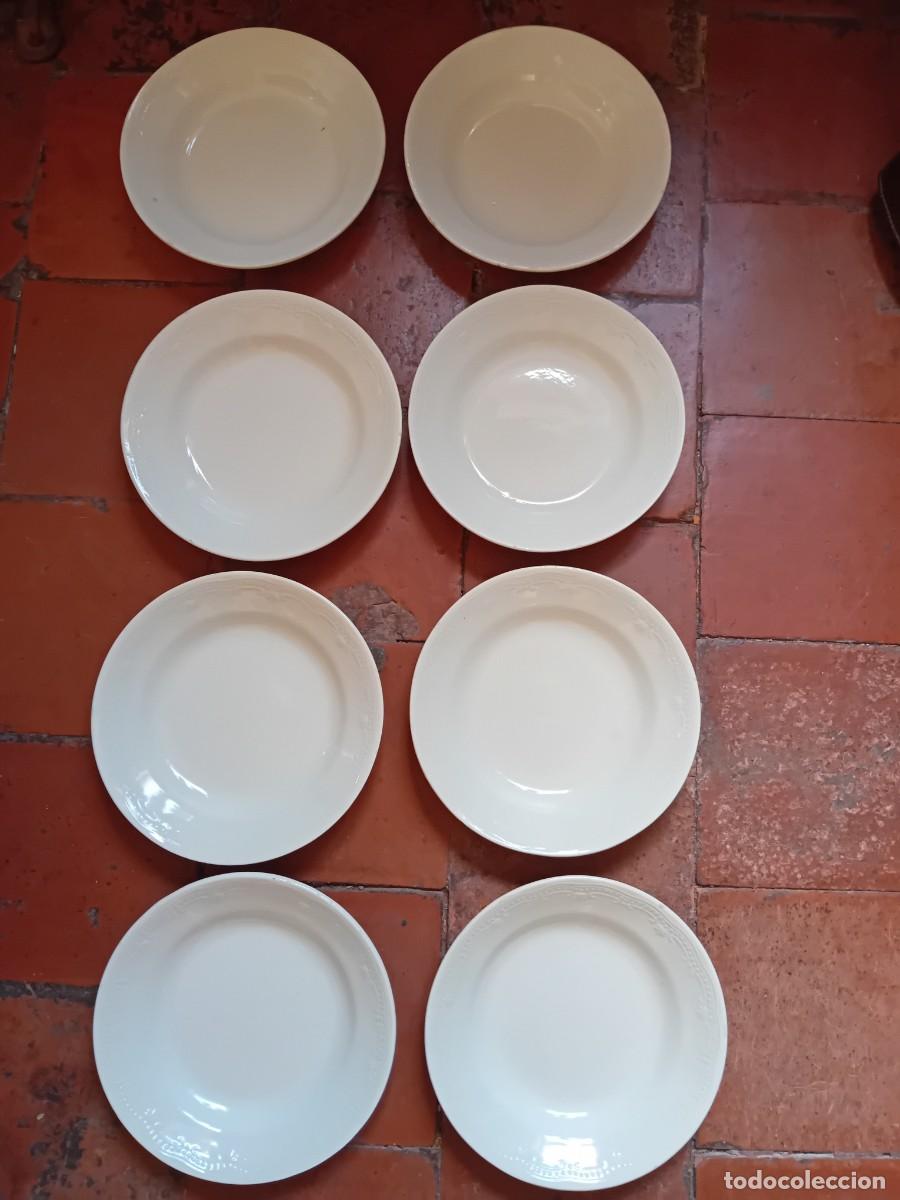 Antig&uuml;edades: 8 platos hondos con greca en relieve d&eacute;cada de los 20/30 - Foto 2