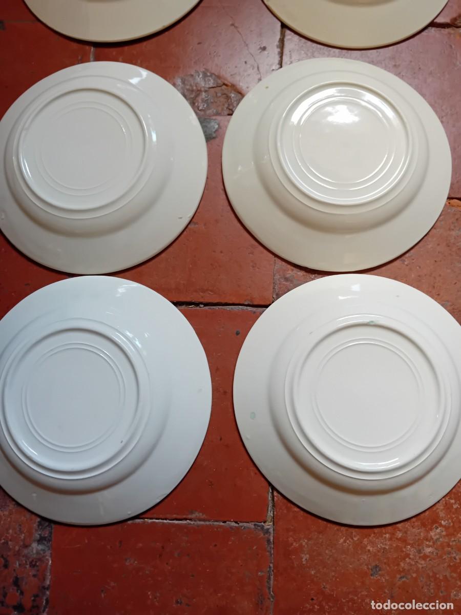 Antig&uuml;edades: 8 platos hondos con greca en relieve d&eacute;cada de los 20/30 - Foto 4