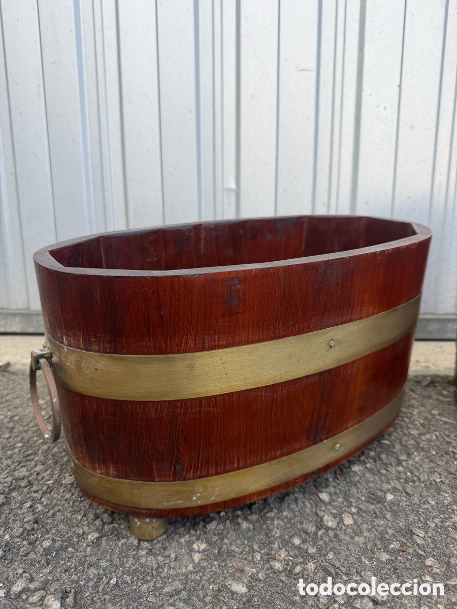 Antig&uuml;edades: Pareja Maceteros Vintage Madera y Lat&oacute;n - Foto 2