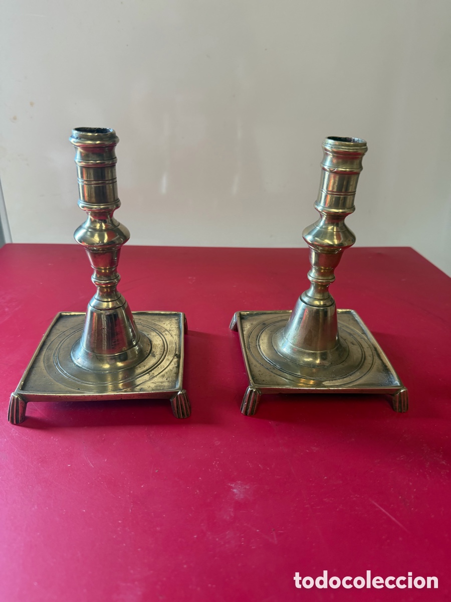 Antig&uuml;edades: Pareja de candeleros bronce macizo - Foto 1