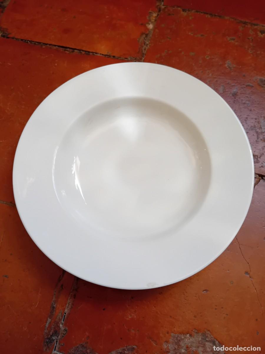 Antig&uuml;edades: Plato hondo de Vargas Segovia d&eacute;cada de los 40/50