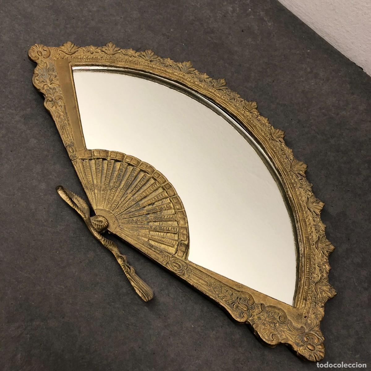 Antig&uuml;edades: PRECIOSO ESPEJO EN FORMA DE ABANICO - EN BRONCE - 40 X 23 CM TOTAL - RAR&Iacute;SIMA PIEZA / 1628