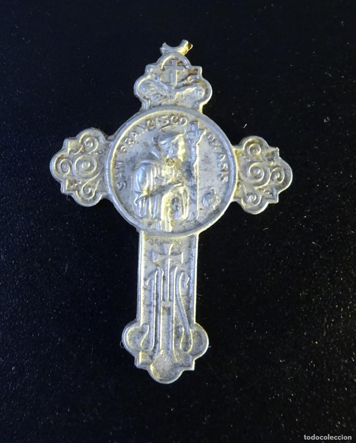 Antig&uuml;edades: ANTIGUA MEDALLA CRUZ DE SAN FRANCISCO DE AS&Iacute;S ALUMINIO. 3,3 X 2,2 CM