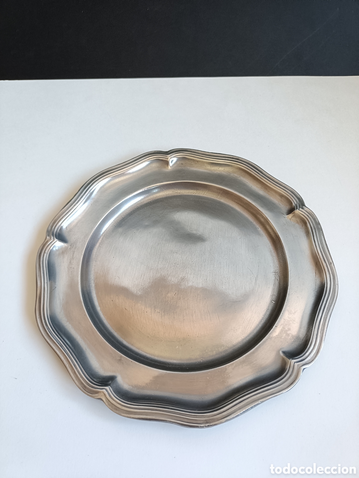 Antig&uuml;edades: Plato de Peltre Belga de Ley 90% Vintage 23cm de Pared