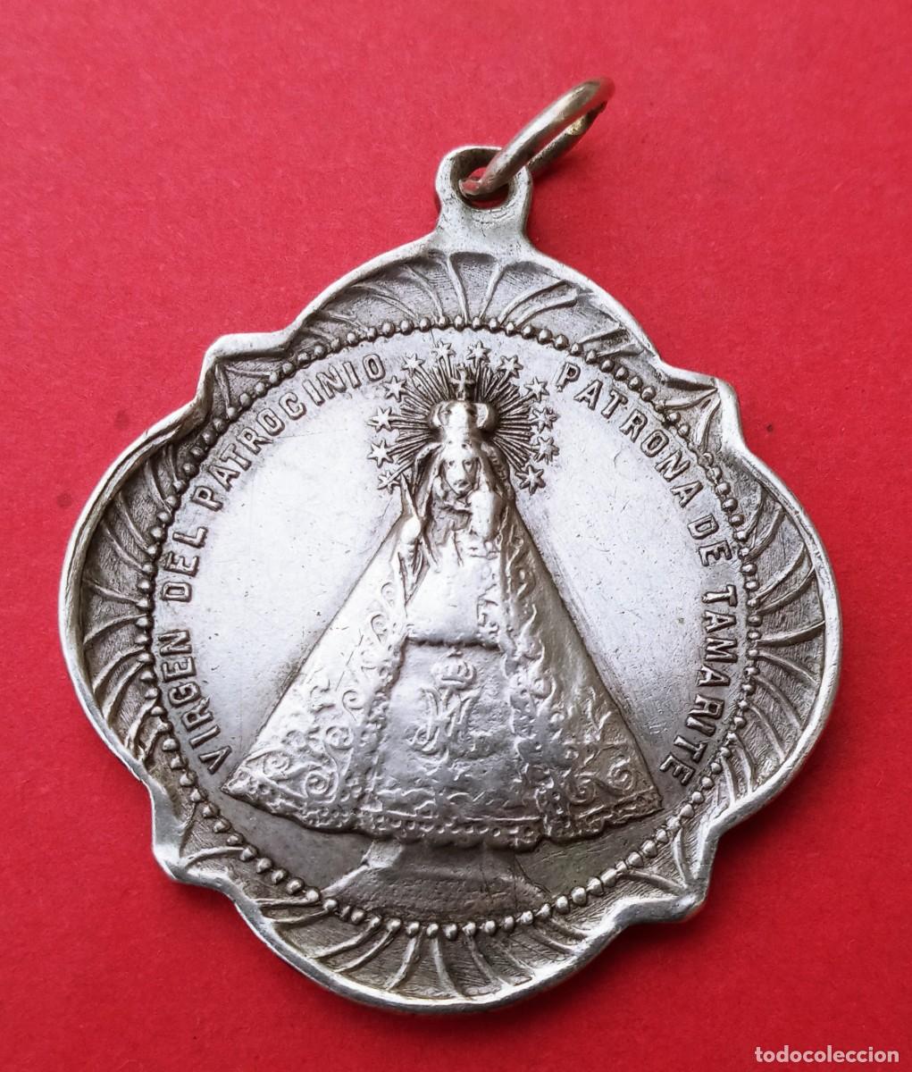 Antig&uuml;edades: Medalla Antigua Virgen del Patrocinio. Tamarite. Huesca.