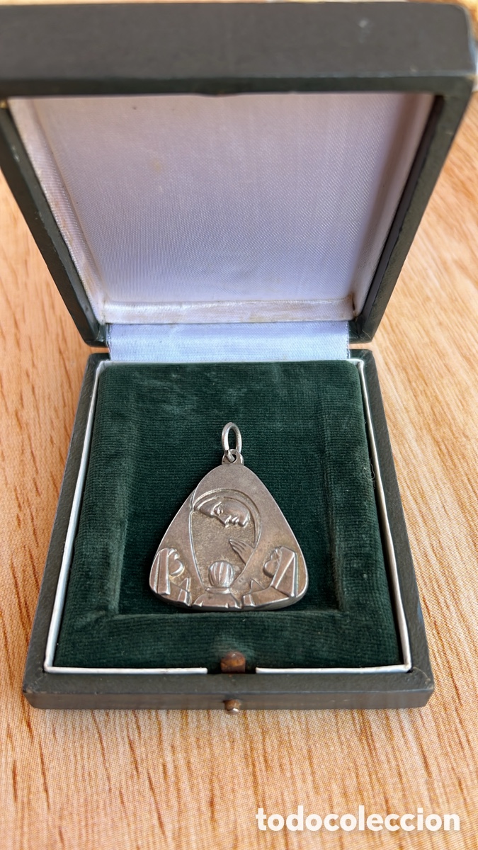 Antig&uuml;edades: Preciosa medalla de plata punzonada antigua Virgen con ni&ntilde;o jesus