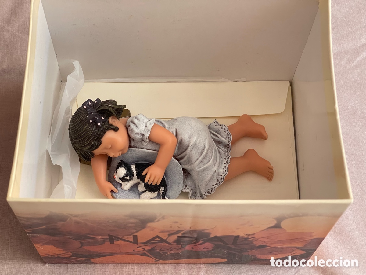 Antig&uuml;edades: Figura decorativa (En mi sombrero) NADAL STUDIO Rf.706166 cer&aacute;mica porcelana