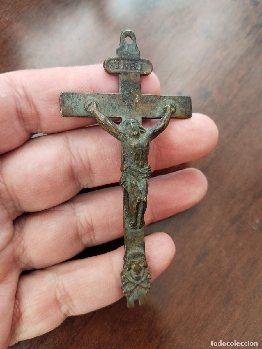 Antig&uuml;edades: Crucifijo Souvenir de Misi&oacute;n. Siglo XIX.