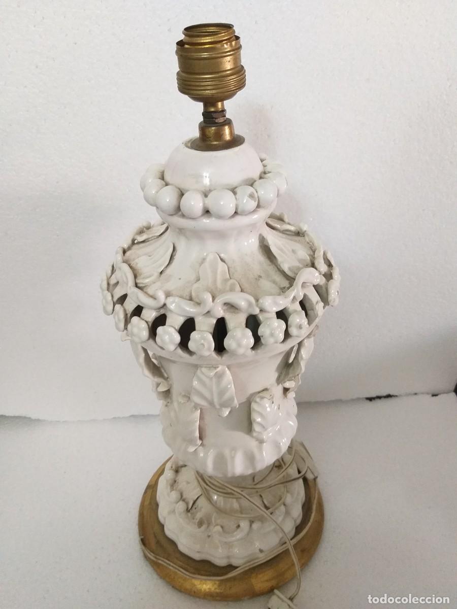 Antig&uuml;edades: Lampara Manises blanca ceramica vidriada