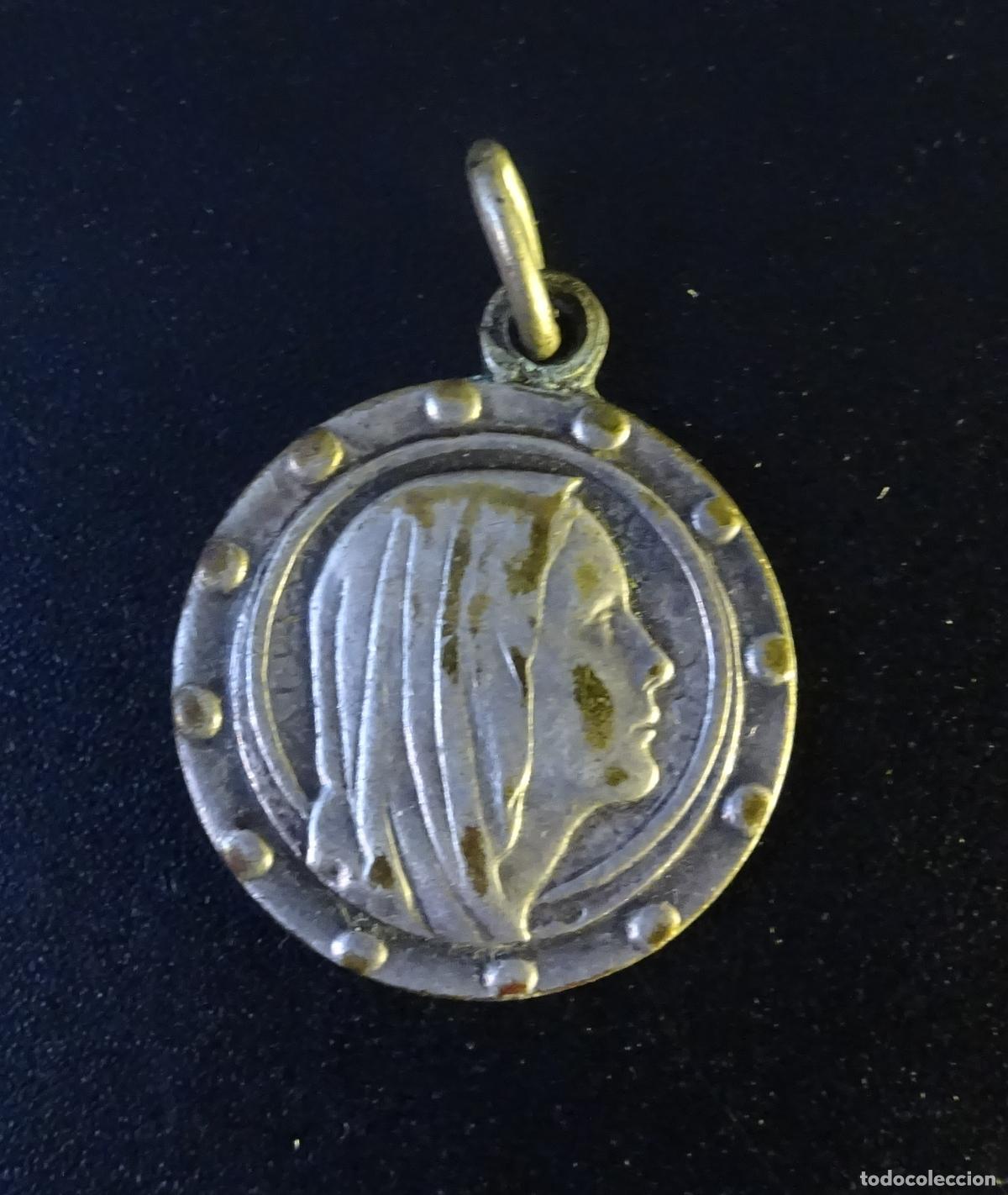 Antig&uuml;edades: MEDALLA DE LAT&Oacute;N PLATEADO VIRGEN DE LOURDES 1858 1958. DI&Aacute;METRO 2 CM