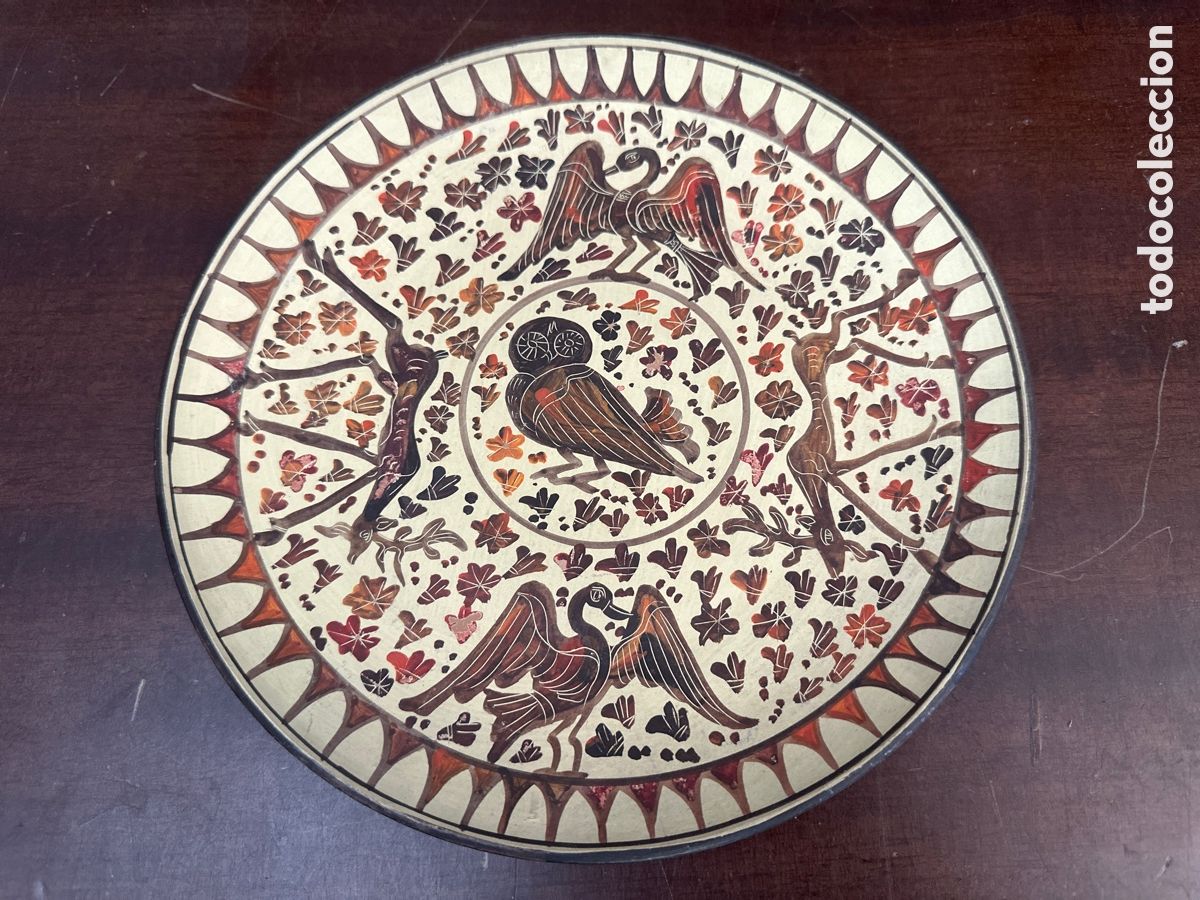 Antig&uuml;edades: PRECIOSO PLATO REPLICA DE MUSEO CORINTIO PINTADO Y DECORADO A MANO