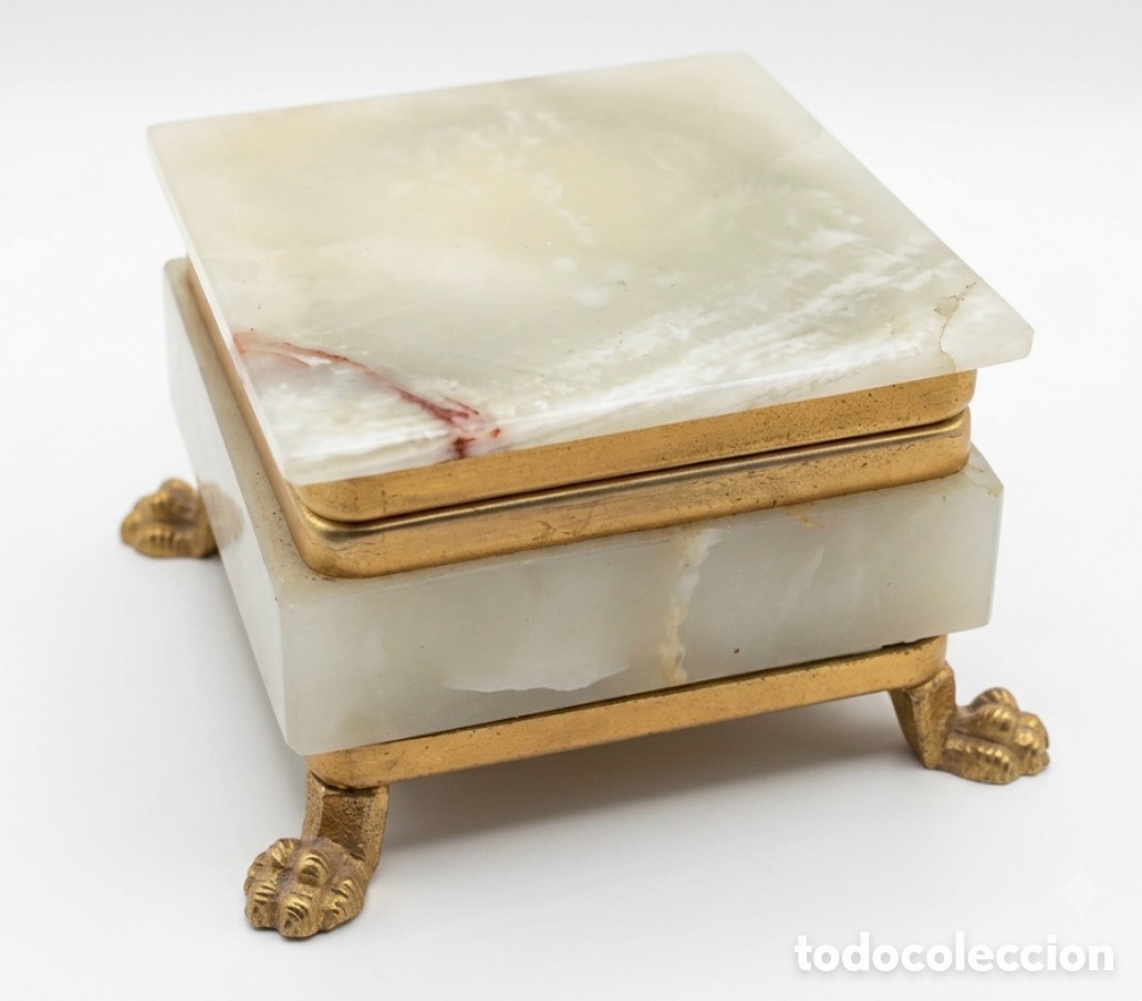 Antig&uuml;edades: Caja cristal preciosa con patitas