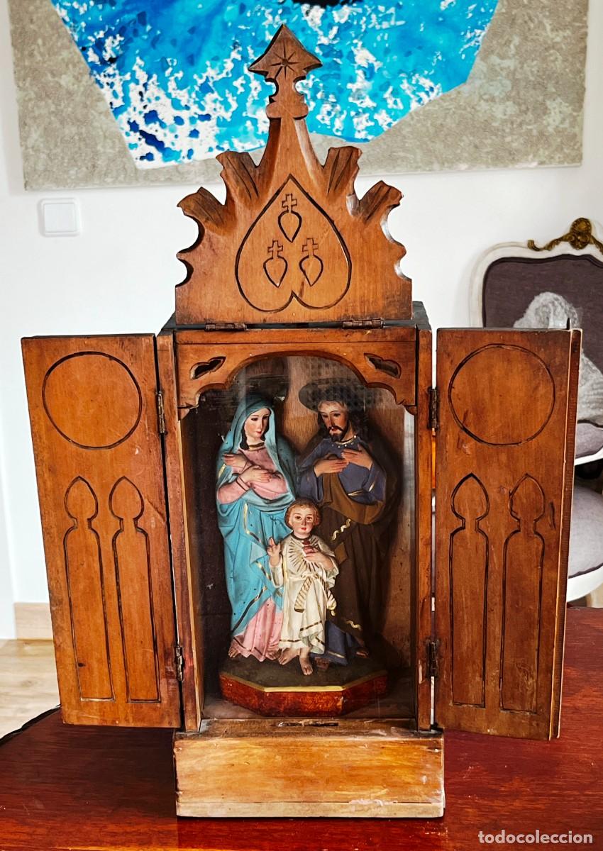 Antig&uuml;edades: Antigua capilla limosnera domiciliaria de la Sagrada Familia con caj&oacute;n para limosnas. Finales siglo