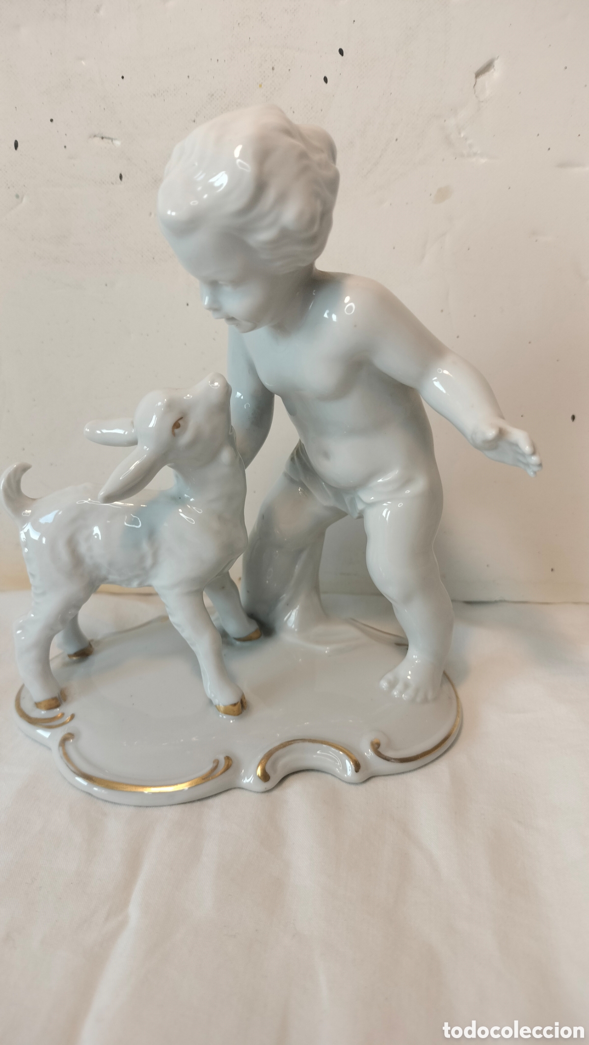 Antig&uuml;edades: Figura Porcelana- Schaubach Kunst-&nbsp;&nbsp;Ni&ntilde;o con cordero - 15 cm