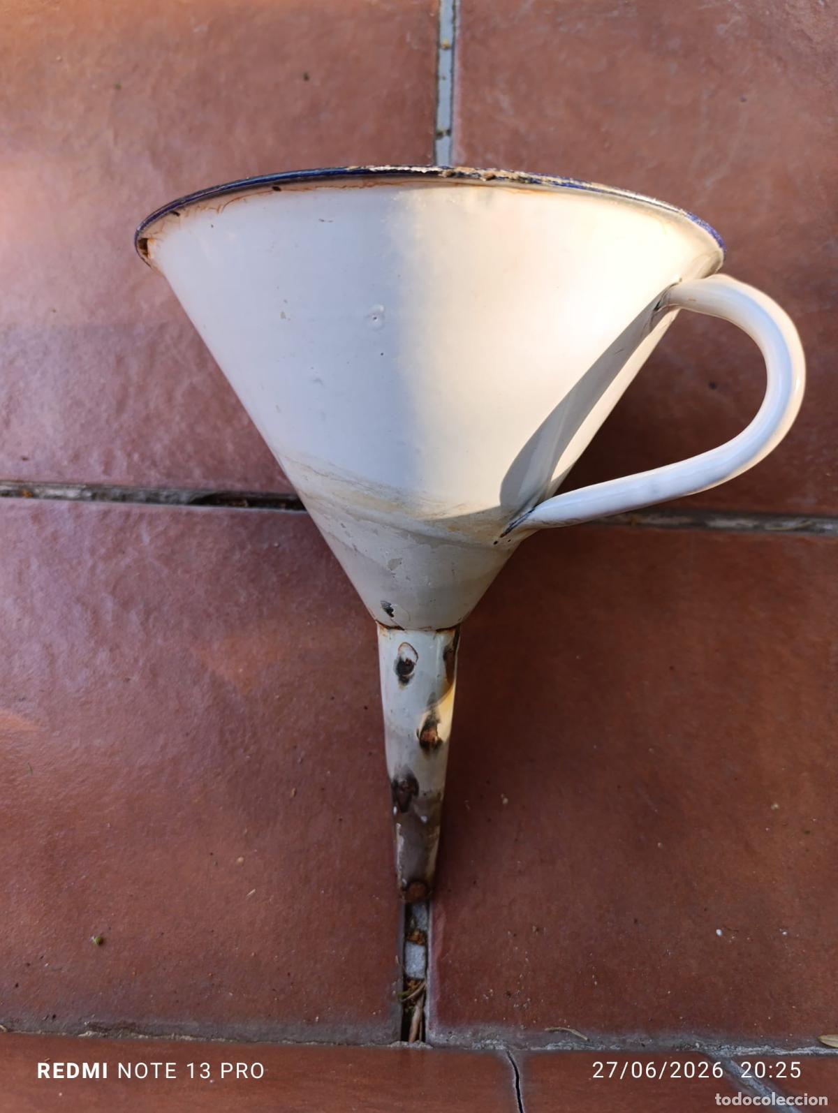 Antig&uuml;edades: Gran Embudo Porcelana Esmaltada Vintage Industrial Espa&ntilde;a 60's.