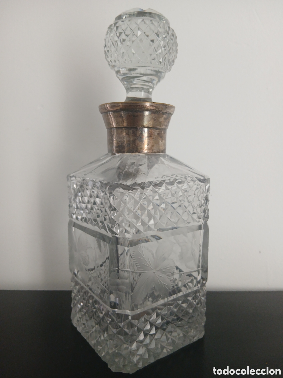 Antig&uuml;edades: Licorera antigua cristal tallado, decantador de whisky, tap&oacute;n original, vintage